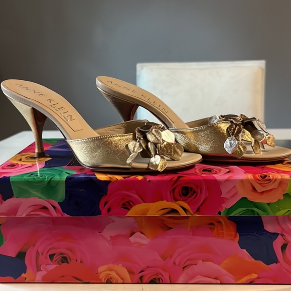 Beverly Feldman - Picture 2 of 9